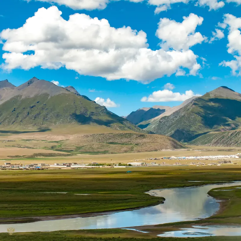 Deboard from Golden Eagle Silk Road Express in Qinghai and board the Xizang Railway