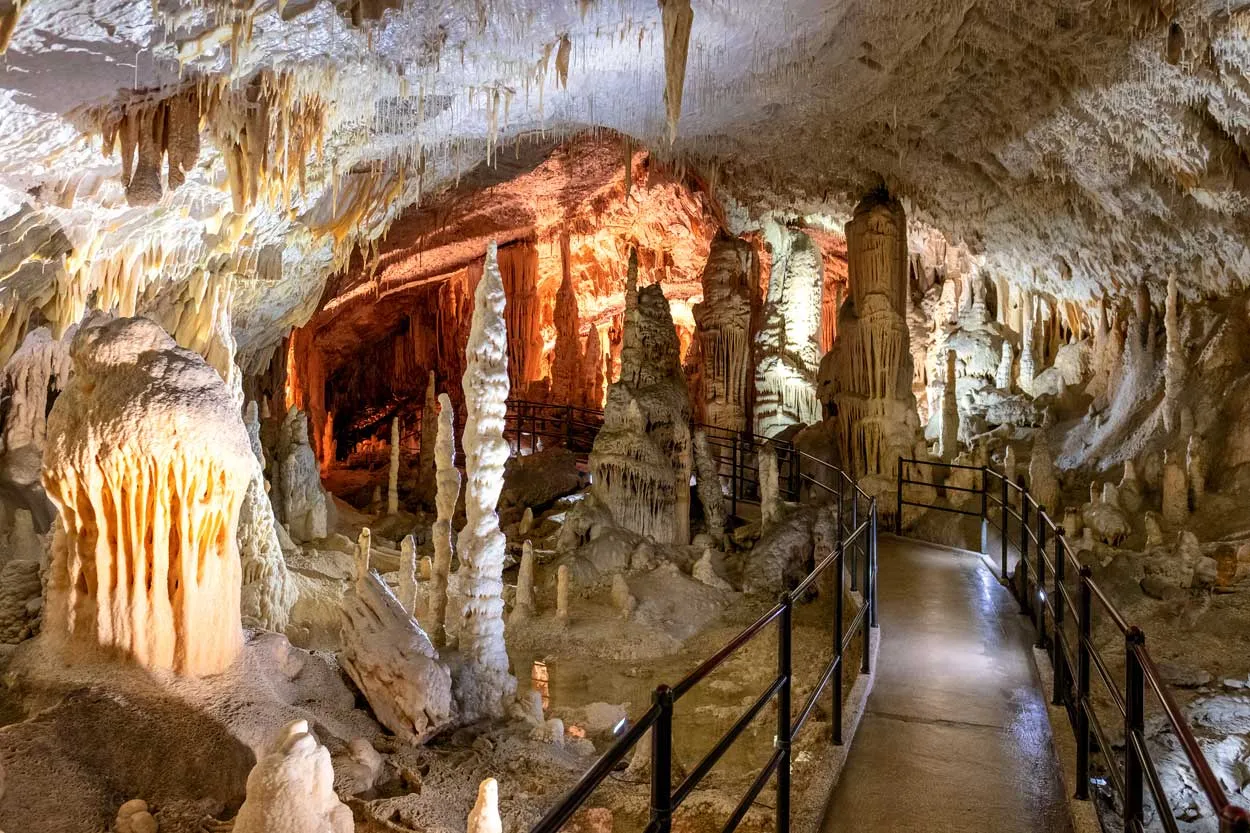 postojna-caves